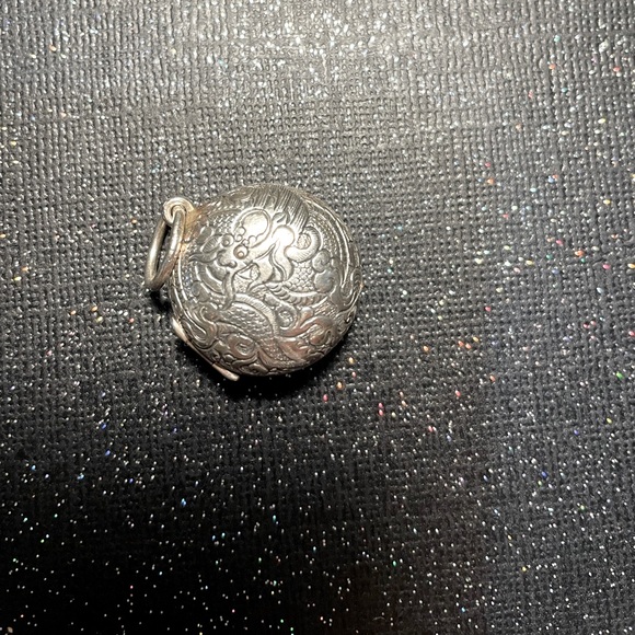Hard to find Silpada Locket with Etched Ornate Dragon Design *Retired! - Picture 1 of 4